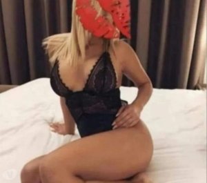 Luciane massage érotique Chambly